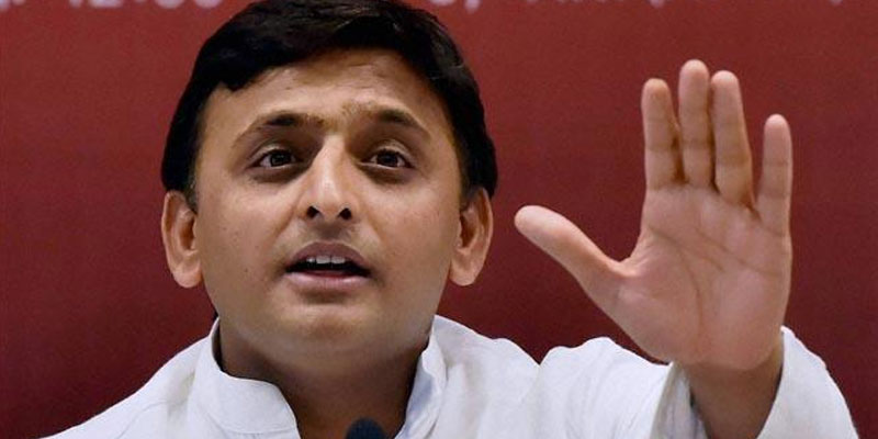War of words again after Akhilesh mocks Mayawati calling her 'bua'-today